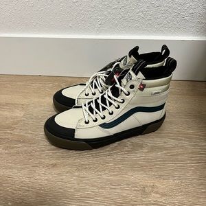 MENS NEW VANS SK8 HI MTE-2. COSMIC COZY BONE.  SIZE 9 ALL WEATHER INSULATED
